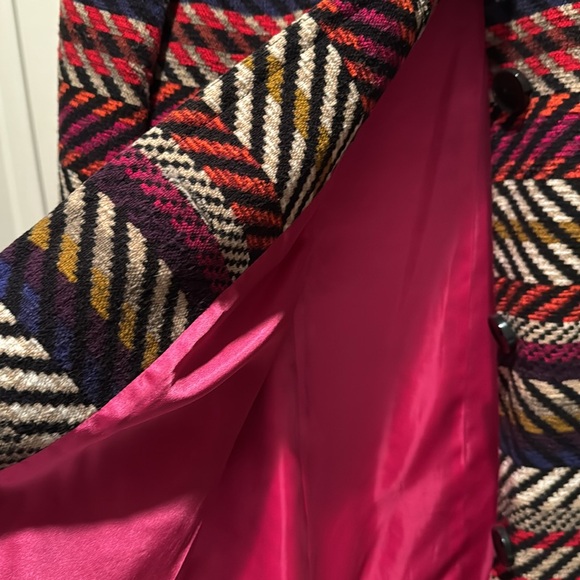 Trina Turk coat, fur collar, multi color, knee length, excellent conditionion - Picture 2 of 6